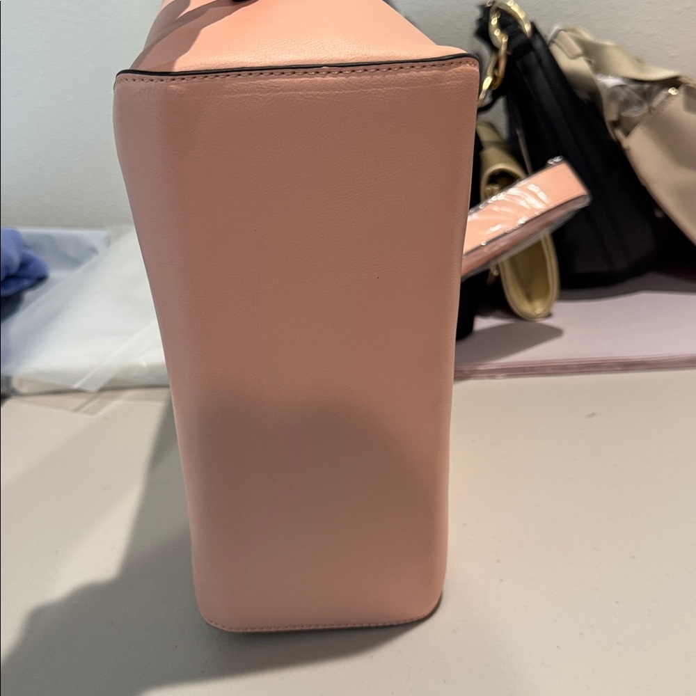French Connection
Olympia Bucket Shoulder Bag Mellow Peach Color - Picture 6 of 7